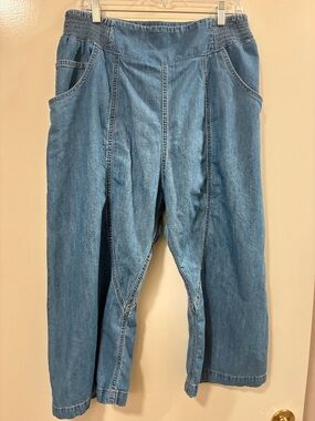 We The Free Light Blue Panel-Seam Straight Leg Jeans